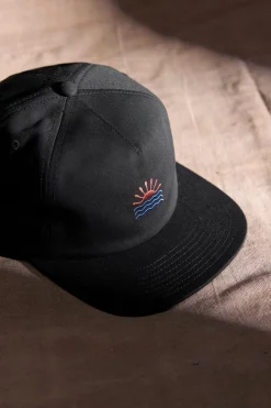 EAST CLIFF PIER FLOW SNAPBACK HAT
