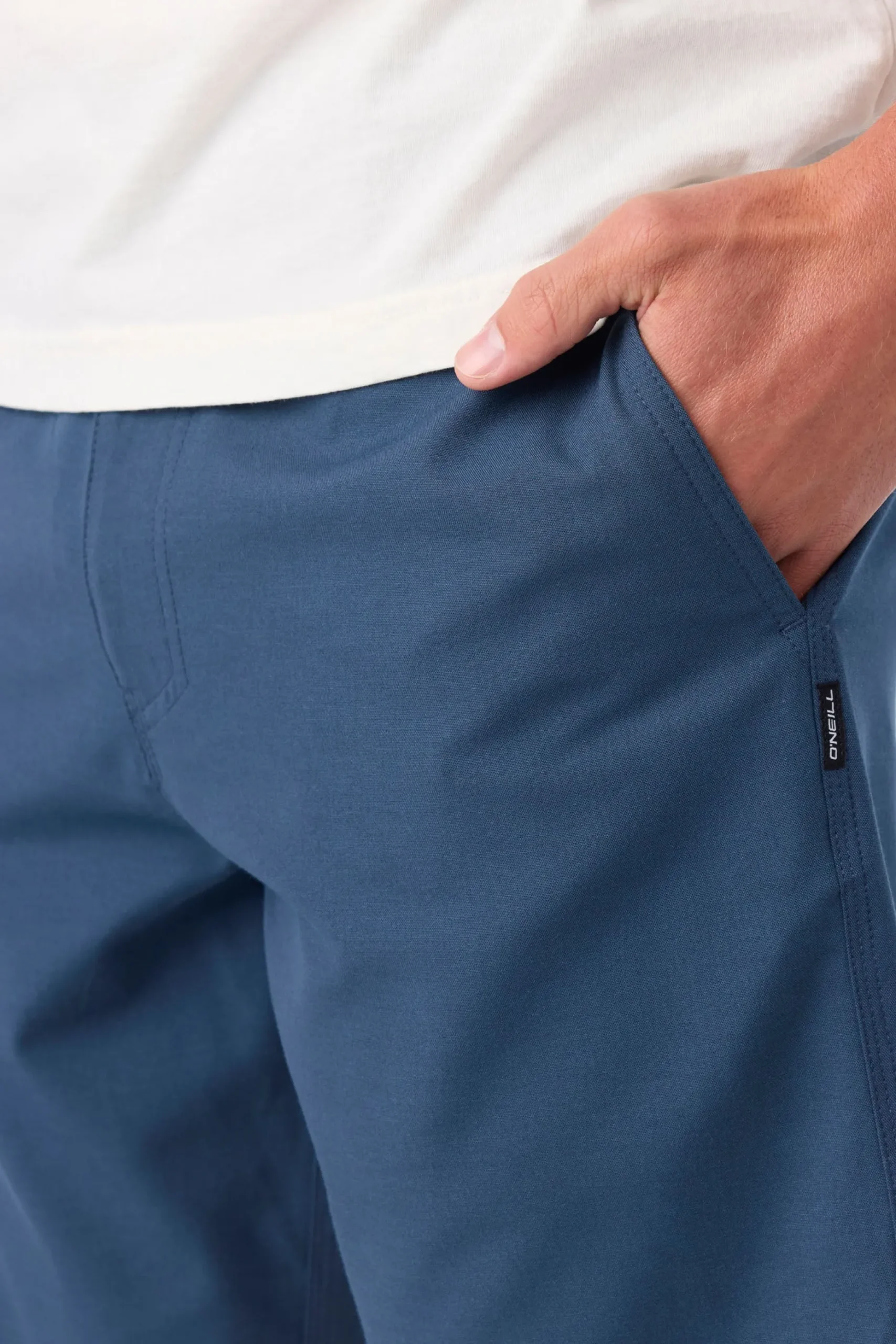 RESERVE LIGHT CHECK 19" HYBRID SHORTS