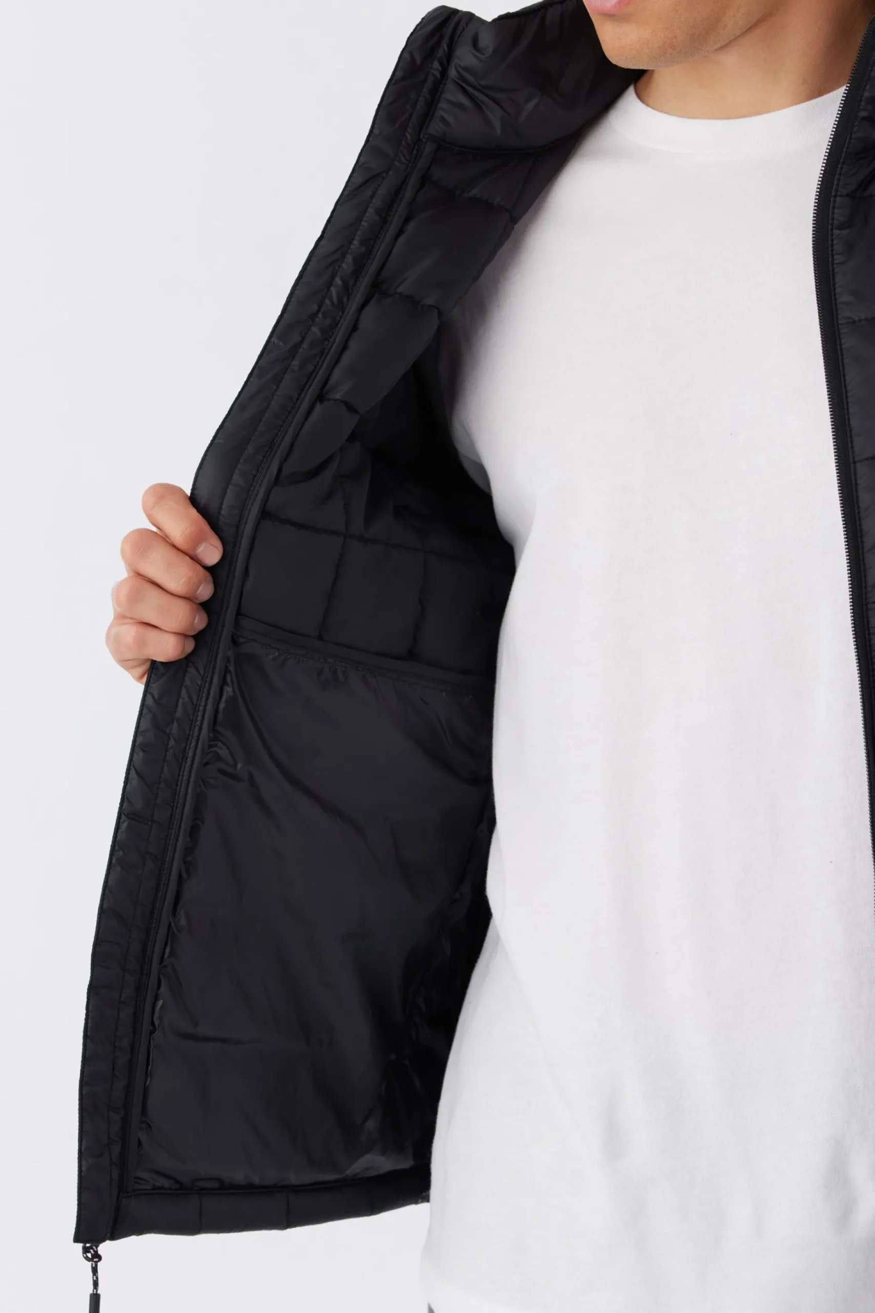 TRVLR AWAY PACKABLE JACKET