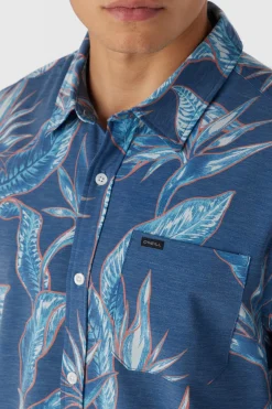 TRVLR UPF TRAVERSE RELAXED FIT SHIRT