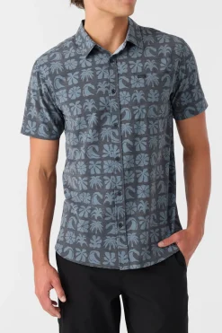 TRVLR UPF TRAVERSE STANDARD FIT SHIRT